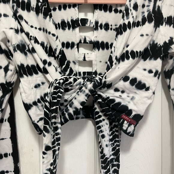 Hard Tail Black and White Tie-Dye Cardigan Wrap - Picture 2 of 11